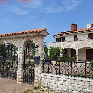 apartments-mihael-and-melani.in-istria.net/